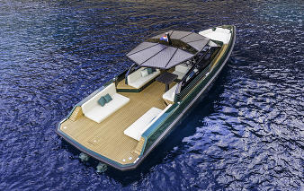 Ferretti Group опубликовала первые фотографии 43wallytender на воде