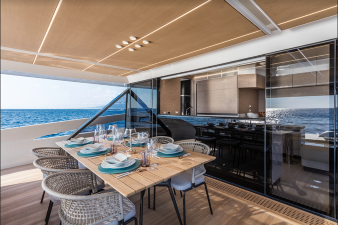 ISA Yachts и Extra X76 Loft