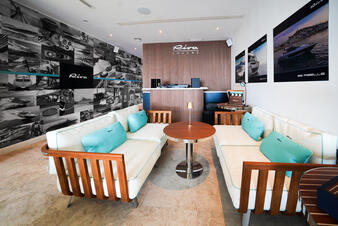 На юге Испании открыли новое пространство Riva Lounge