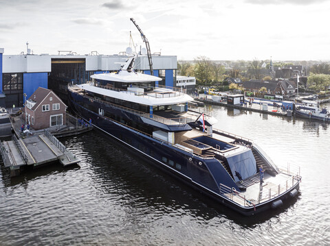 Feadship спустила на воду 76-метровую суперяхту One