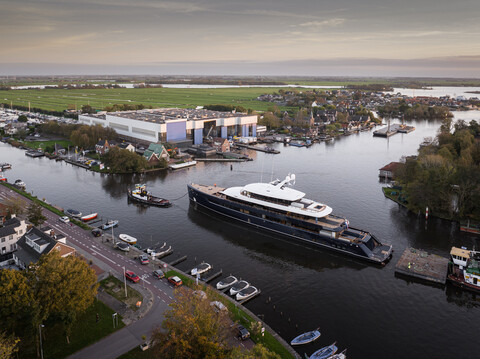 Feadship спустила на воду 76-метровую суперяхту One