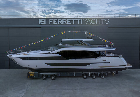 Ferretti Yachts спустила на воду новую яхту Ferretti 940