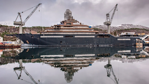 Крупнейшую суперяхту в мире достроят на верфи Damen Shiprepair Vlissingen